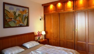 gro&szlig;es Schlafzimmer